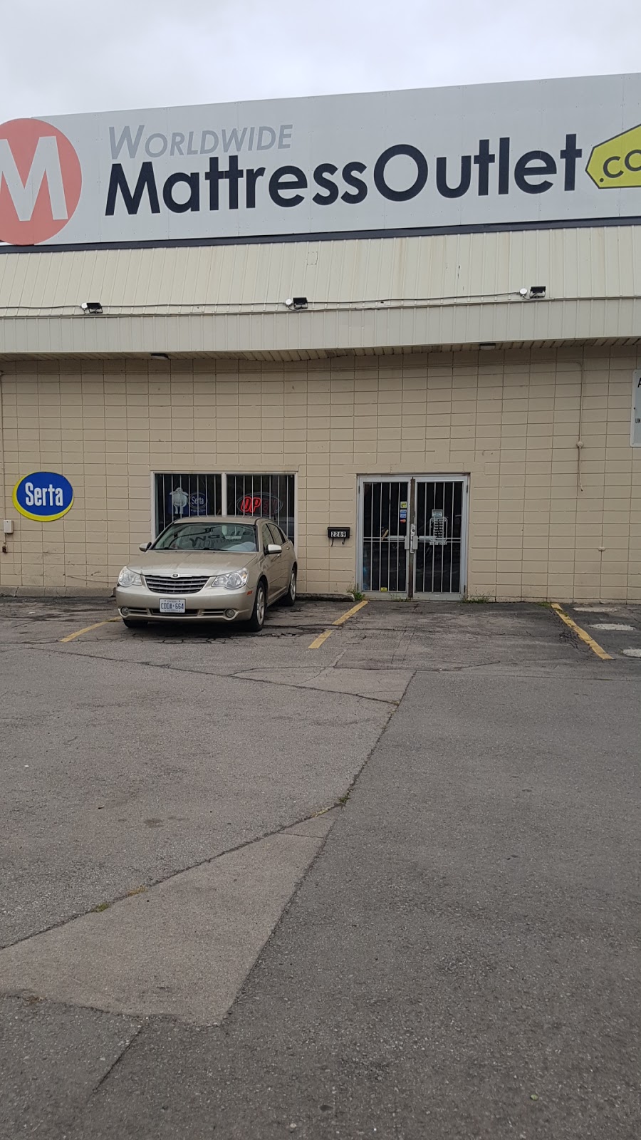 Worldwide Mattress Outlet-Hamilton | 2289 Barton St E, Hamilton, ON L8E 2W8, Canada | Phone: (905) 481-0604