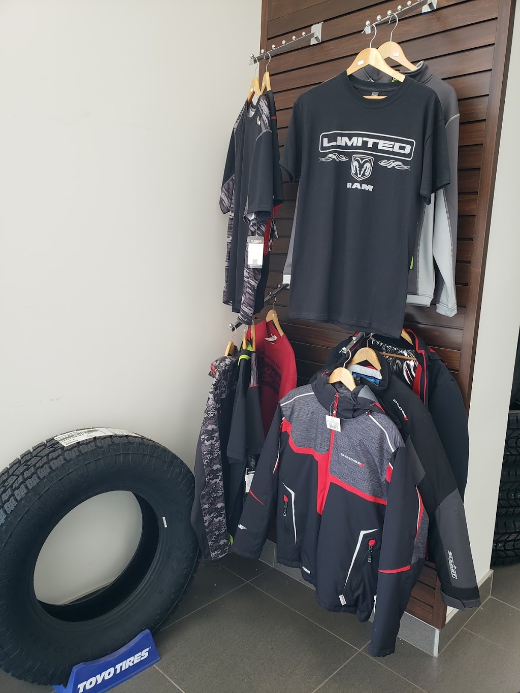 Bessette Automobile inc Pièces | 395 Rue de la Rivière, Cowansville, QC J2K 1N4, Canada | Phone: (450) 263-4000