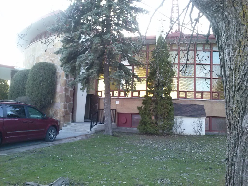 St Gilles | 226 Rue des Alouettes, Laval, QC H7G 3W1, Canada | Phone: (450) 669-0909