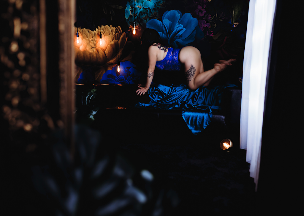 Grace and Glamour Boudoir Photography | Meath Dr, Oshawa, ON L1K 0G5, Canada | Phone: (289) 688-2196
