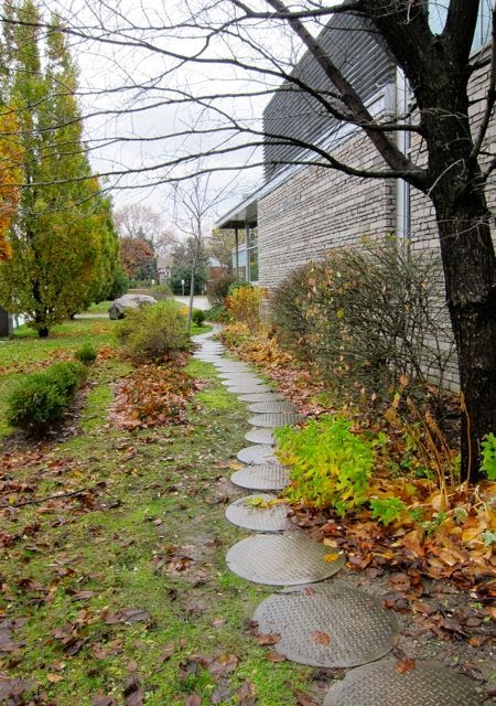 Toronto Public Library - Eatonville Branch | 430 Burnhamthorpe Rd, Etobicoke, ON M9B 2B1, Canada | Phone: (416) 394-5270