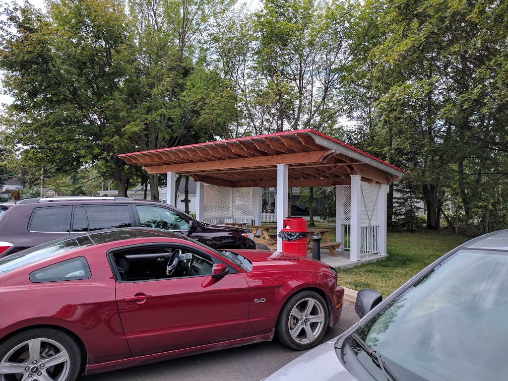 Casse-Croute Le Bocage | 202 Avenue de Gaspé O, Saint-Jean-Port-Joli, QC G0R 3G0, Canada | Phone: (418) 358-3122