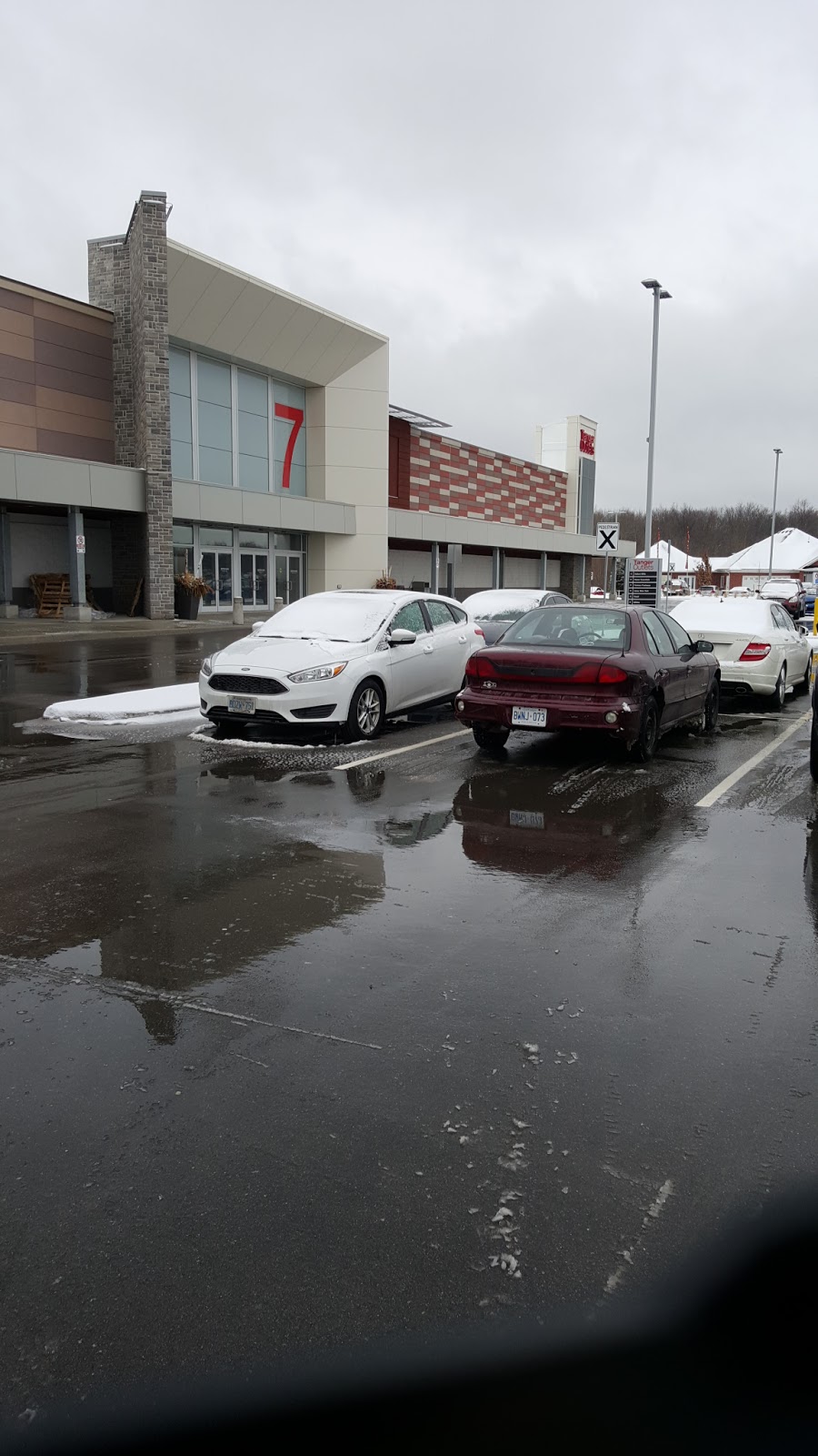 Tanger Outlets Cookstown | 3311 Simcoe 89, Cookstown, ON L0L 1L0, Canada | Phone: (705) 458-1371