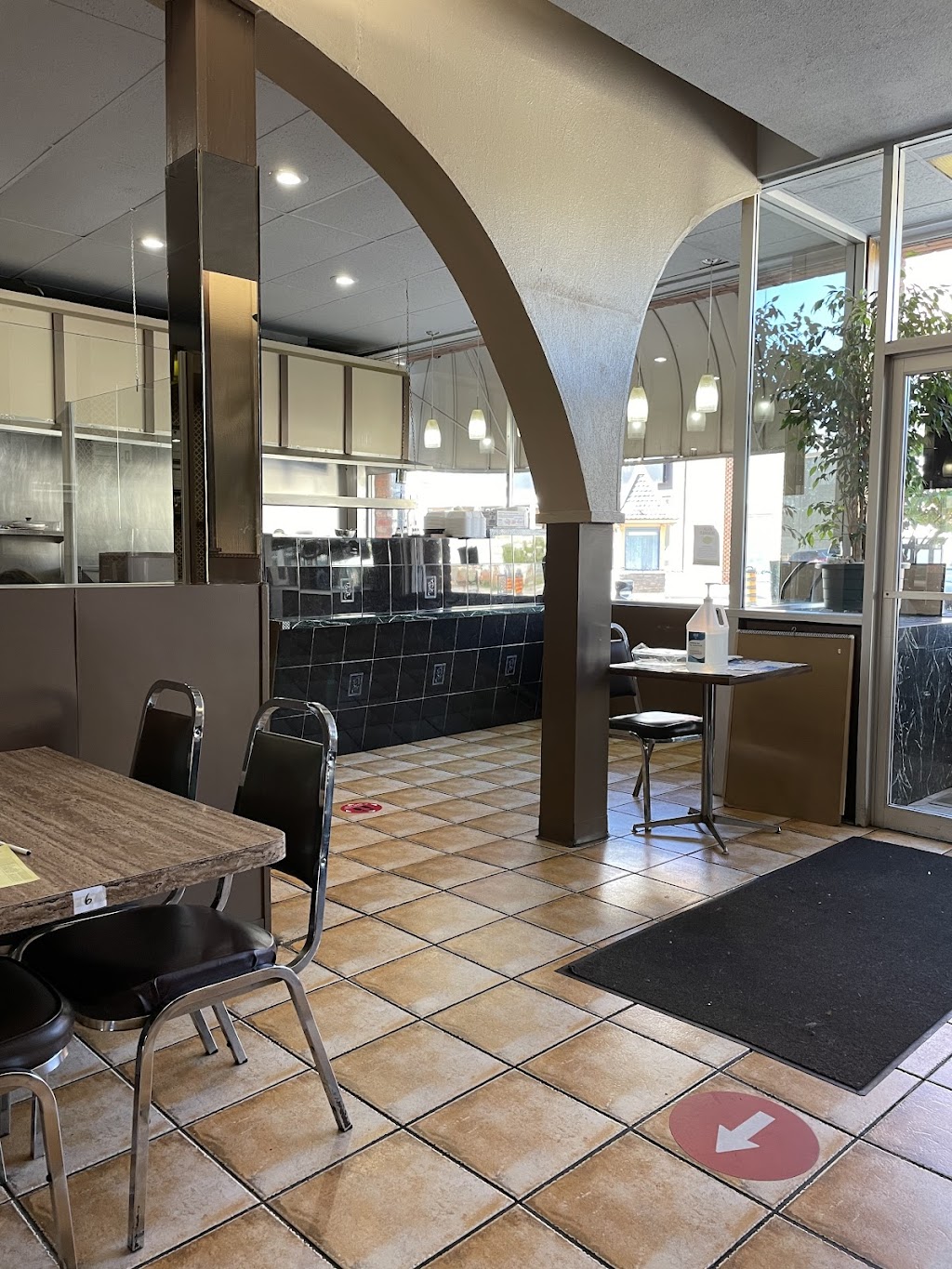 Sunset Restaurant | 180 St Paul St, St. Catharines, ON L2R 3M2, Canada | Phone: (905) 682-2287
