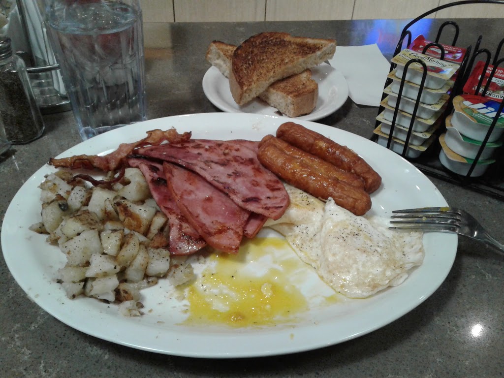 Salisbury Big Stop Restaurant | 2986 Fredericton Rd, Salisbury, NB E4J 2G1, Canada | Phone: (506) 372-3333