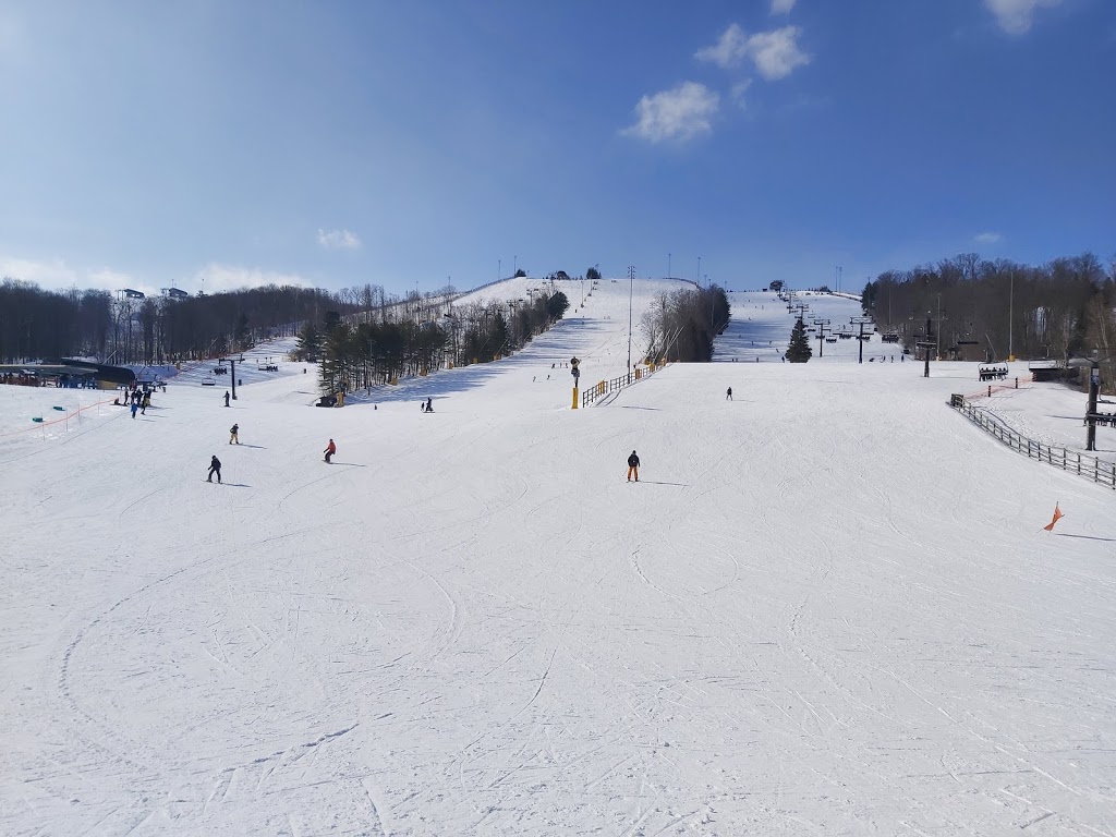 Mount St. Louis Moonstone | R.R.4, 24 Mt St Louis Rd W, Coldwater, ON L0K 1E0, Canada | Phone: (705) 835-2112