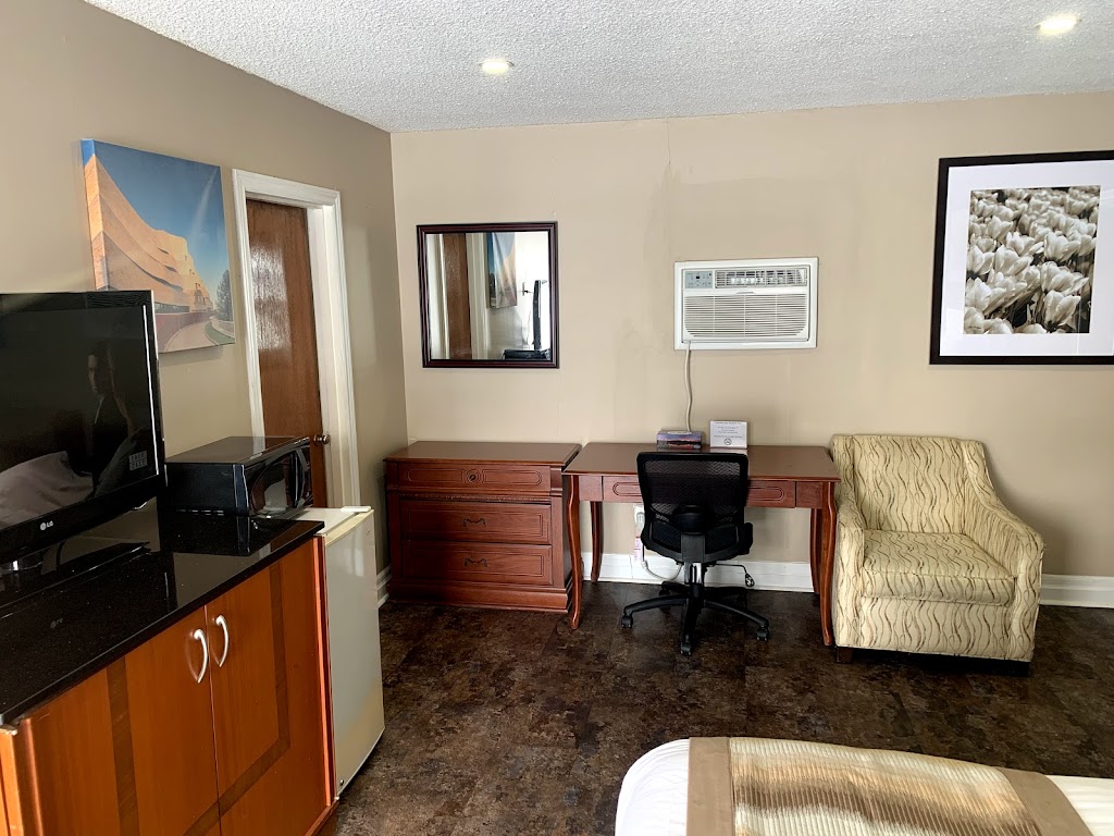 Champlain Motor Inn ( New Management) | 1325 Pembroke St W #1325, Pembroke, ON K8A 5R3, Canada | Phone: (613) 732-9971