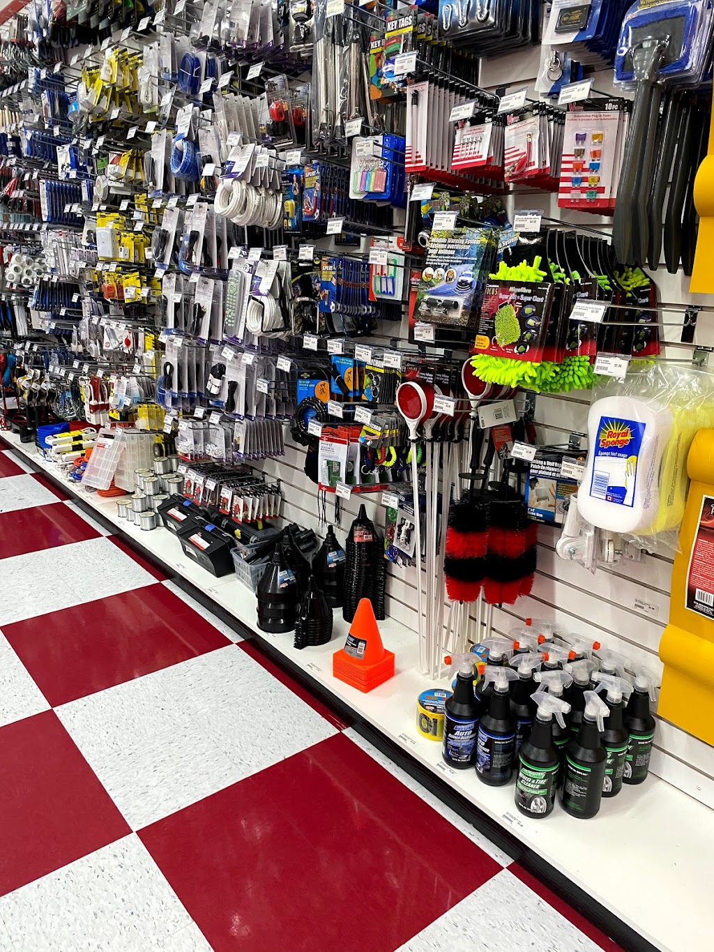 Great Canadian Dollar store- Chemainus | 3055 Oak St, Chemainus, BC V0R 1K1, Canada | Phone: (250) 416-7934