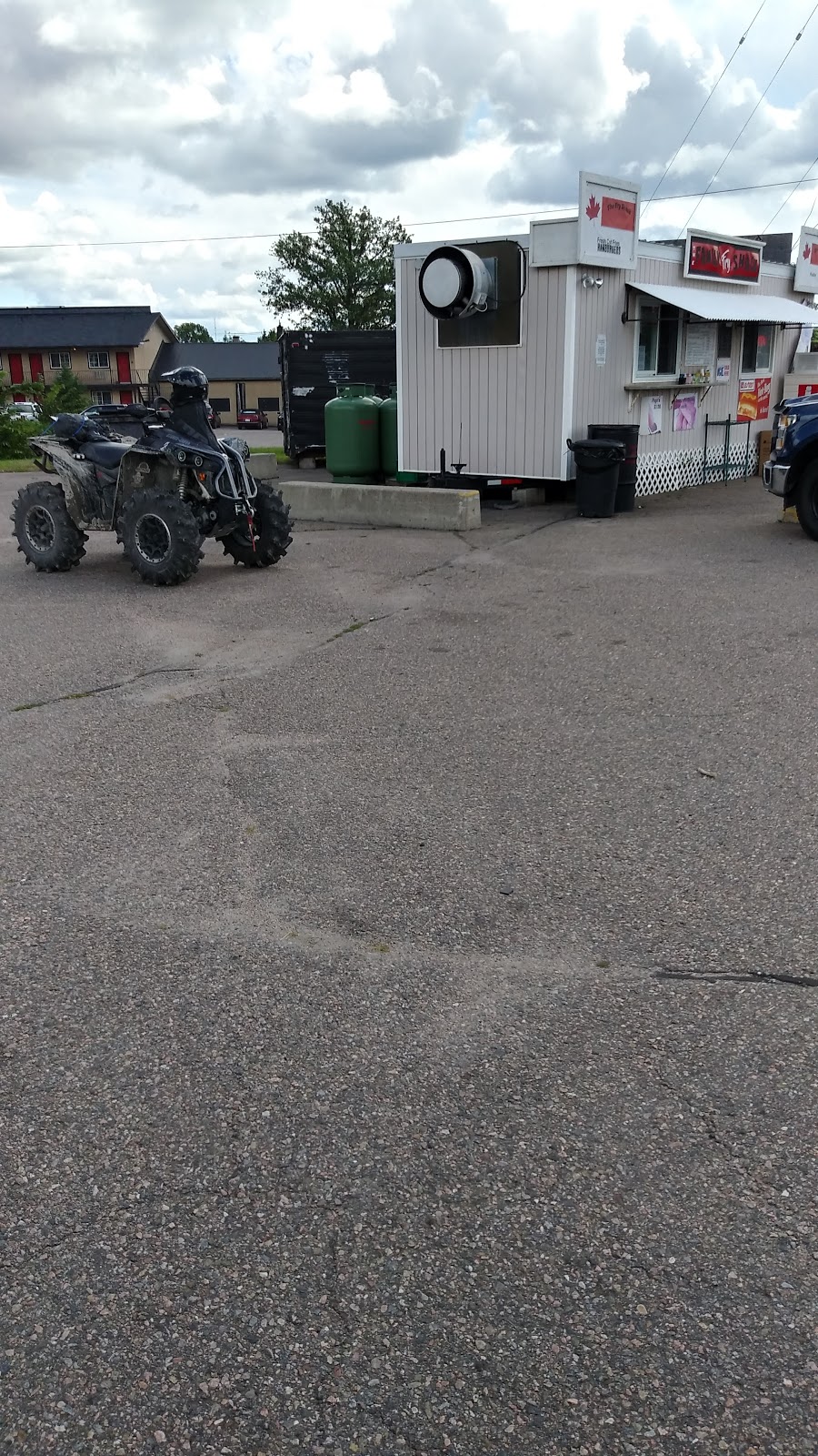 Family Fry Shack | Stewart St, Renfrew, ON K7V 1Y4, Canada | Phone: (343) 361-0875