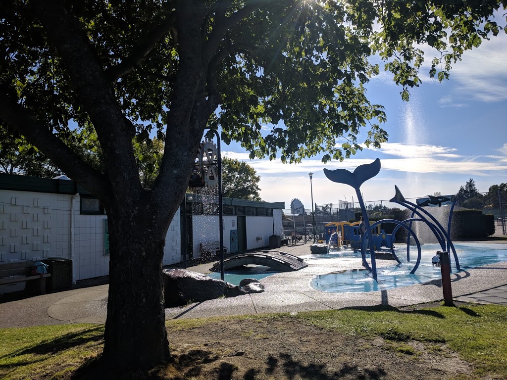 Carnarvon Park | 2801 Henderson Rd, Victoria, BC V8R 3B5, Canada | Phone: (250) 595-7946