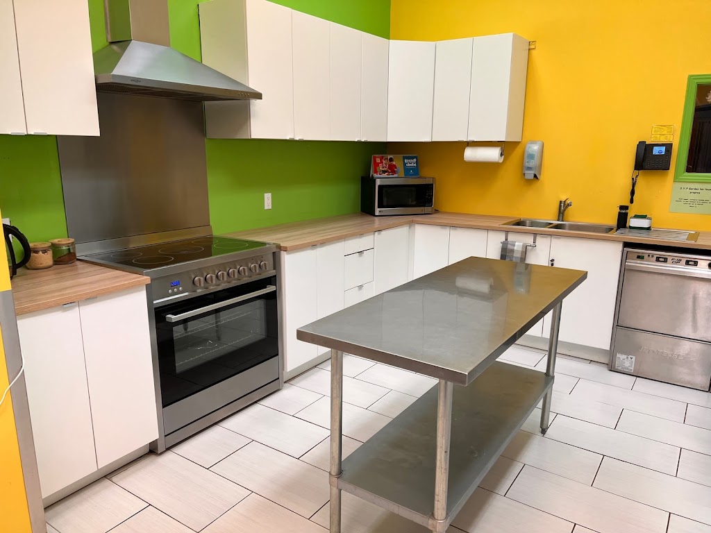 Garderie Le Pinceau - Saint-Eustache | 204 B Rue Lapointe, Saint-Eustache, QC J7R 1Z8, Canada | Phone: (450) 735-8660