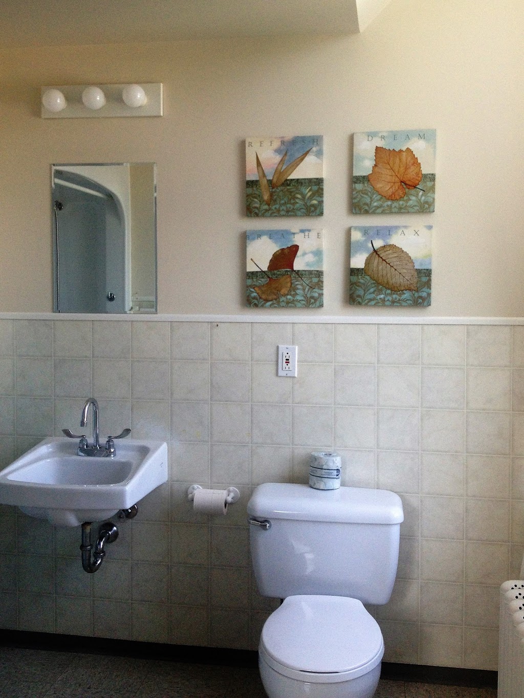 Résidence Esther-Blondin,Offers 52 Comfortable rooms , 12 large suites with a private bathroom . | 75 Rue Saint-Pierre, Rigaud, QC J0P 1P0, Canada | Phone: (450) 451-4643