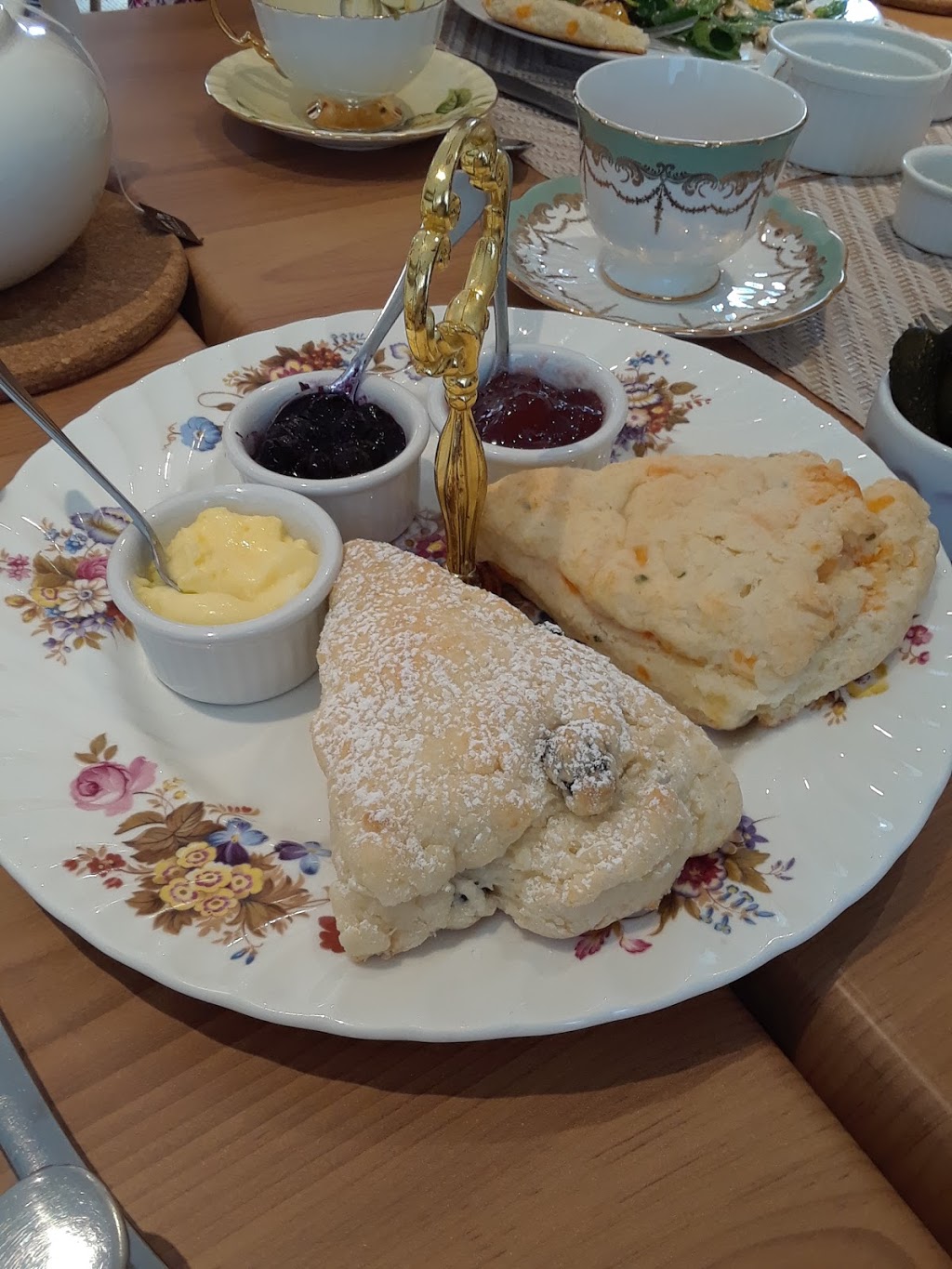 Primrose Lane Tea Room & Gift Shop | 475 Lindsay Rd, Peterborough, ON K9J 0C5, Canada | Phone: (705) 748-2897