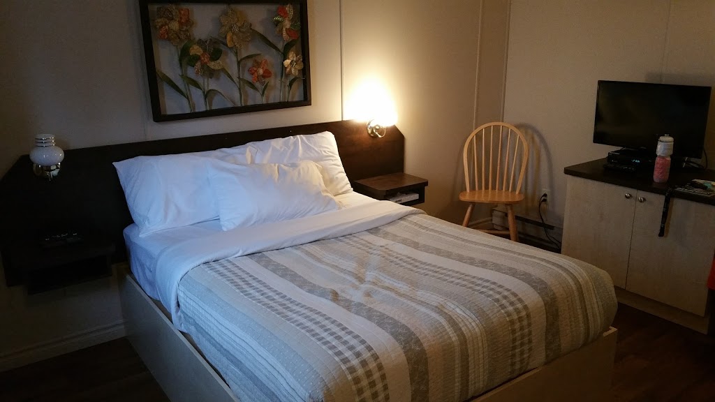 Motel au Vieux frontenac | 4605 Boulevard Frontenac E, Thetford Mines, QC G6H 4G6, Canada | Phone: (418) 335-7994