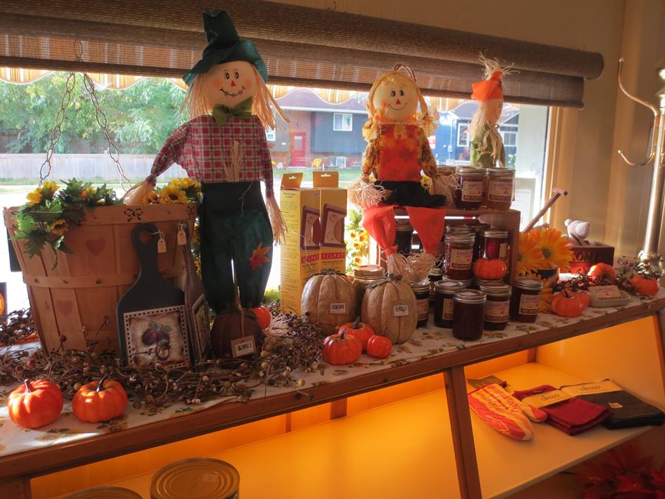Paulas Pantry & Gifts | 17 8th St, Collingwood, ON L9Y 2C4, Canada | Phone: (705) 445-0026