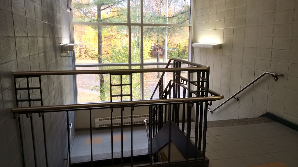 Westwood High School | 2800 Rue du Bordelais, Saint-Lazare, QC J7T 3E3, Canada | Phone: (514) 798-4500