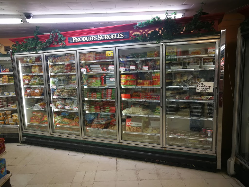 Marché Bonichoix Épicerie Y&Z inc. | 299 Avenue Royale, Saint-Tite-des-Caps, QC G0A 4J0, Canada | Phone: (418) 823-2314