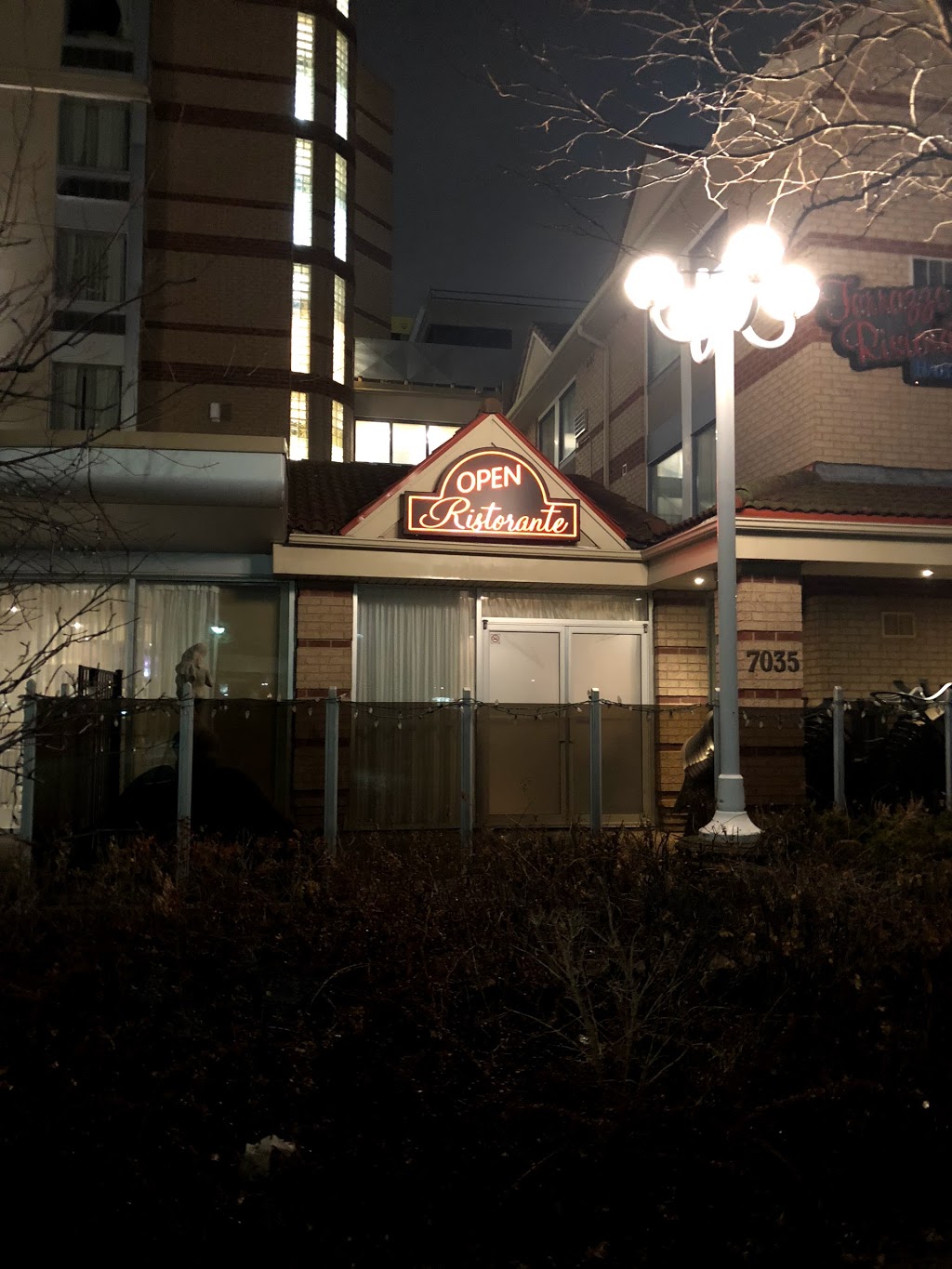 Terrazzo Ristorante | 7035 Edwards Blvd, Mississauga, ON L5T 2H8, Canada | Phone: (905) 564-8500
