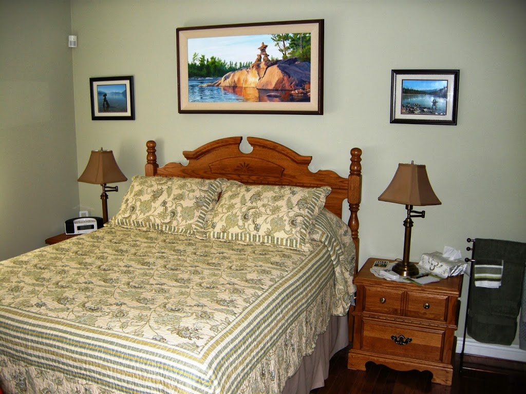 Tucked Inn the Harbour B&B | 197 Robins Point Rd, Victoria Harbour, ON L0K 2A0, Canada | Phone: (705) 534-4196