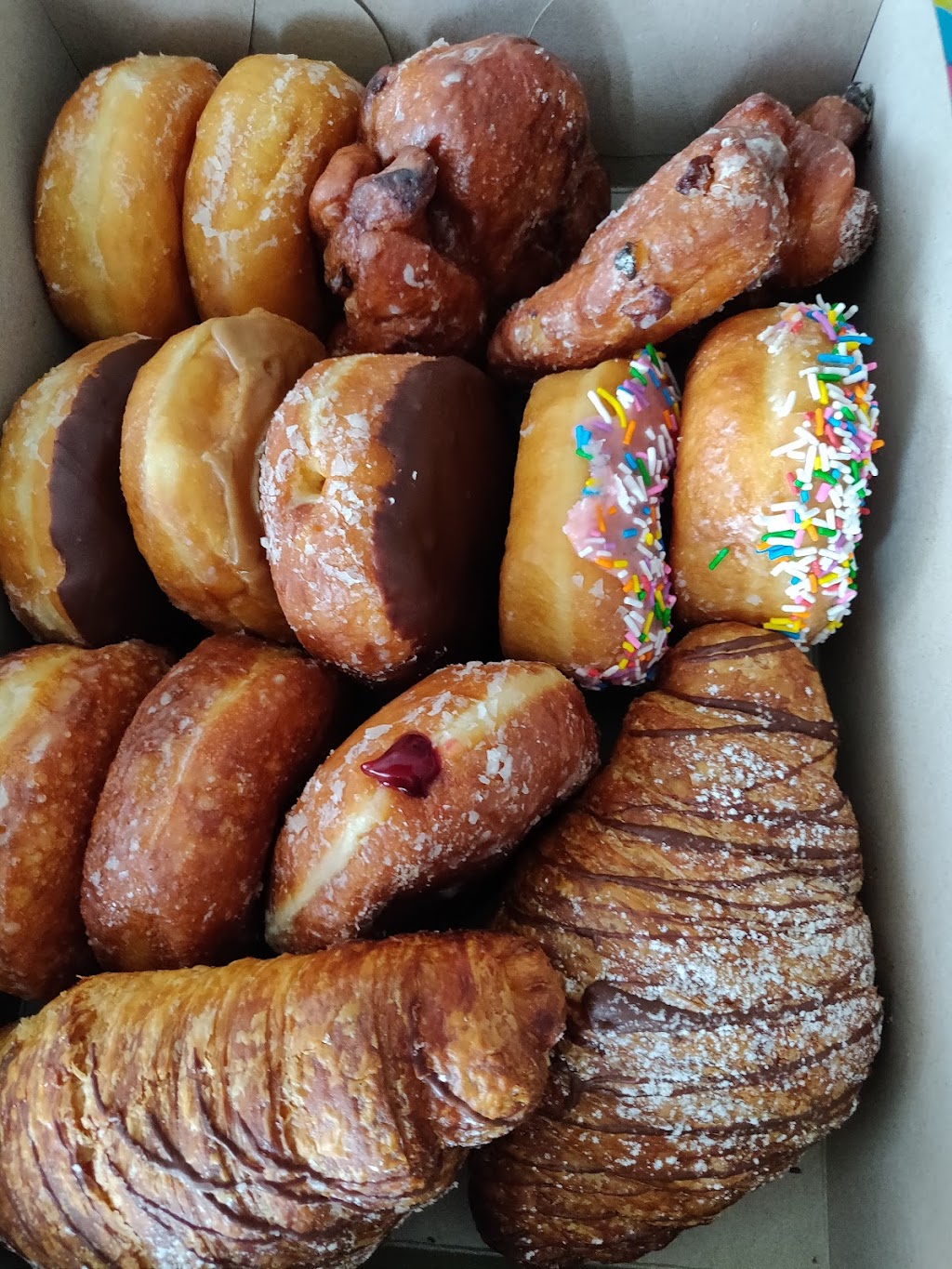 Cumberland Village Bakery | 2747 Dunsmuir Ave, Cumberland, BC V0R 1S0, Canada | Phone: (250) 336-2411