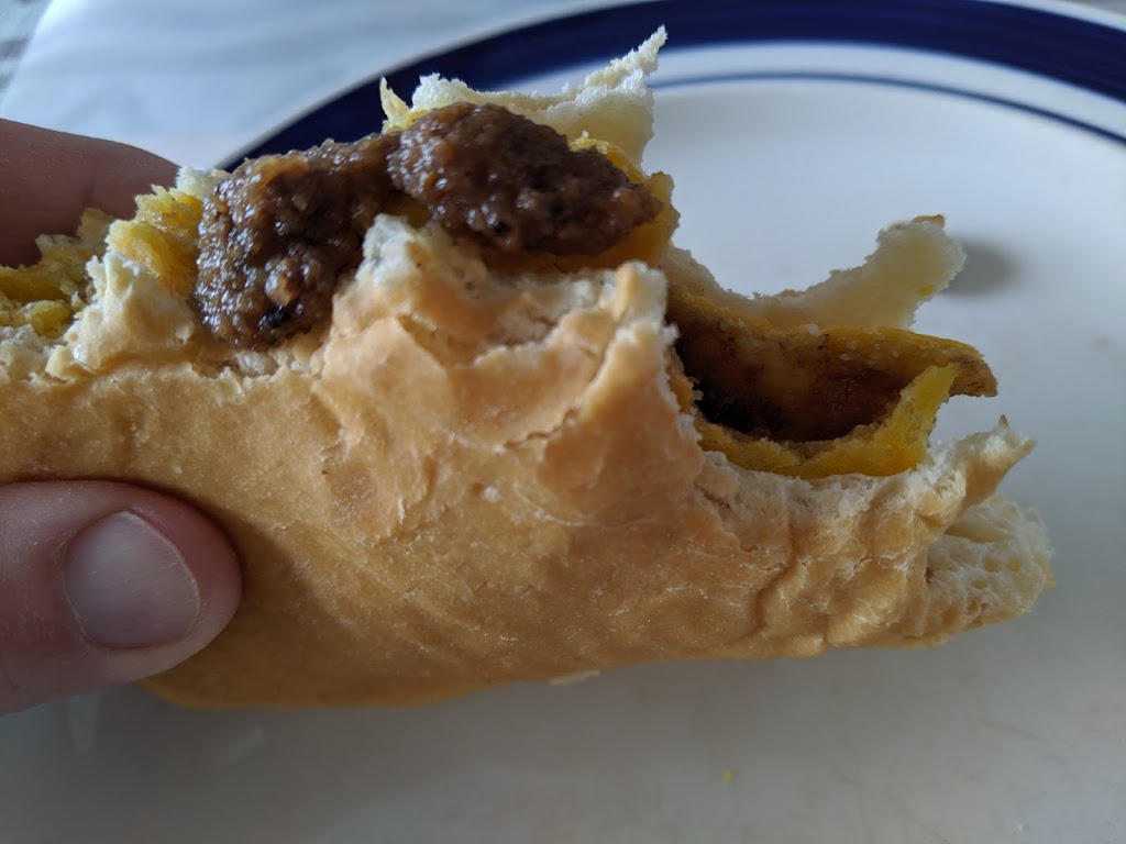 Fahmee Bakery | 584 Lansdowne Ave, Toronto, ON M6H 3Y6, Canada | Phone: (416) 588-2126