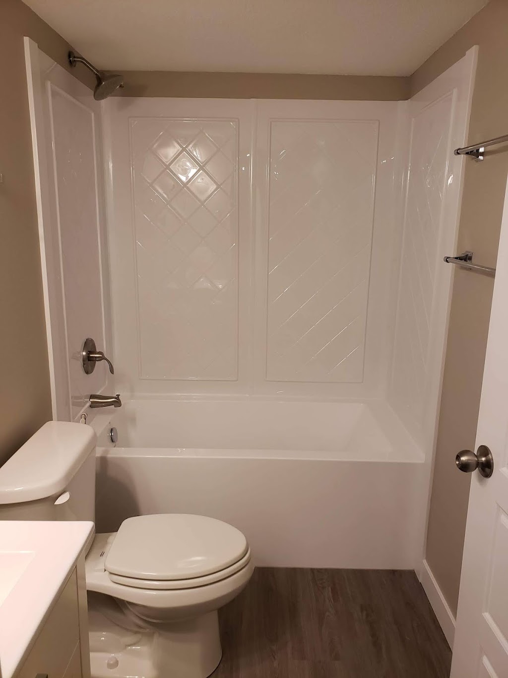 Square Win Basements | 122 Springwood Way, Spruce Grove, AB T7X 0S7, Canada | Phone: (587) 988-8780
