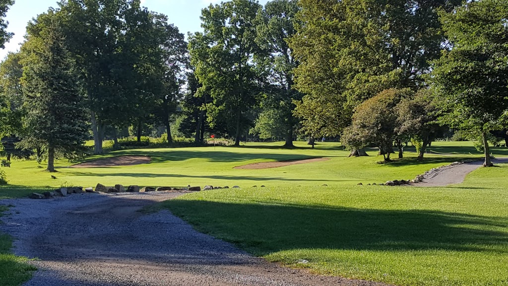 Club de Golf Belle Vue | 880 Boulevard de Léry, Léry, QC J6N 1B7, Canada | Phone: (450) 692-8201