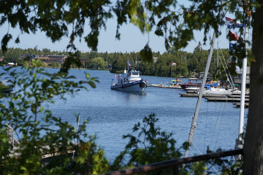 Grandview Motel | 8 Earl St, Tobermory, ON N0H 2R0, Canada | Phone: (519) 596-2220