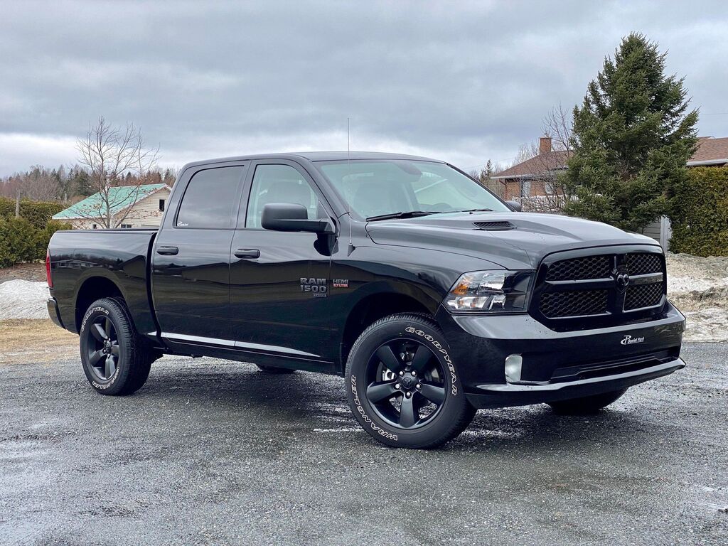 Daniel Paré Dodge Chrysler Jeep Ram - Concession St-Malachie | 692 Rte Henderson, Saint-Malachie, QC G0R 3N0, Canada | Phone: (800) 665-2855