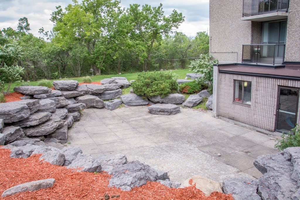 Castle Hill | 1000 Castle Hill Crescent, Ottawa, ON K2C 3L7, Canada | Phone: (613) 691-6524
