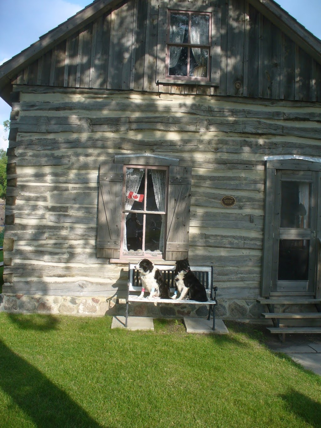 Log House Tourist Centre | 1 Main St, Manitou, MB R0G 1G0, Canada | Phone: (204) 242-2765