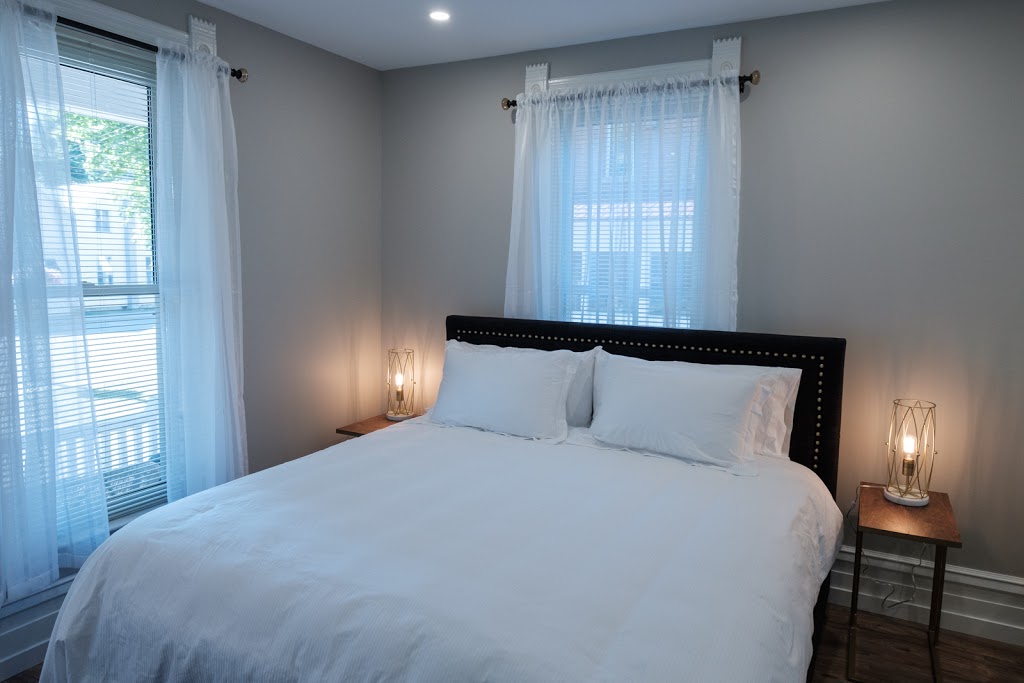 The Victorian Luxury Suites | 16 Church St, Westport, ON K0G 1X0, Canada | Phone: (613) 273-6273
