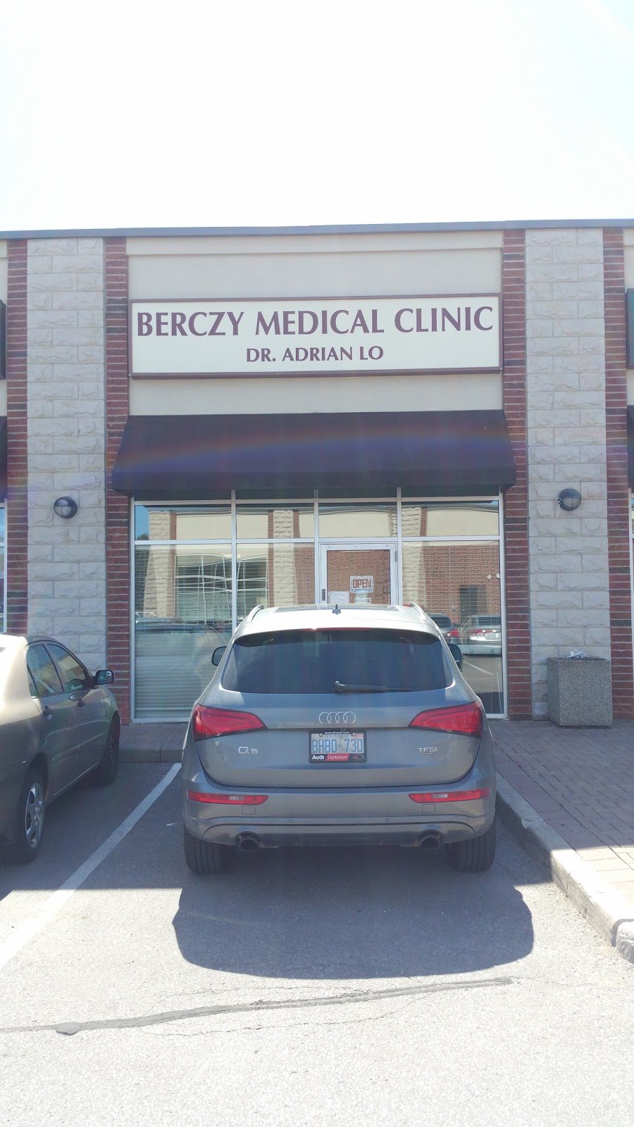 Berczy Medical Clinic | 20 Bur Oak Ave, Markham, ON L6C 0A2, Canada | Phone: (905) 887-3399