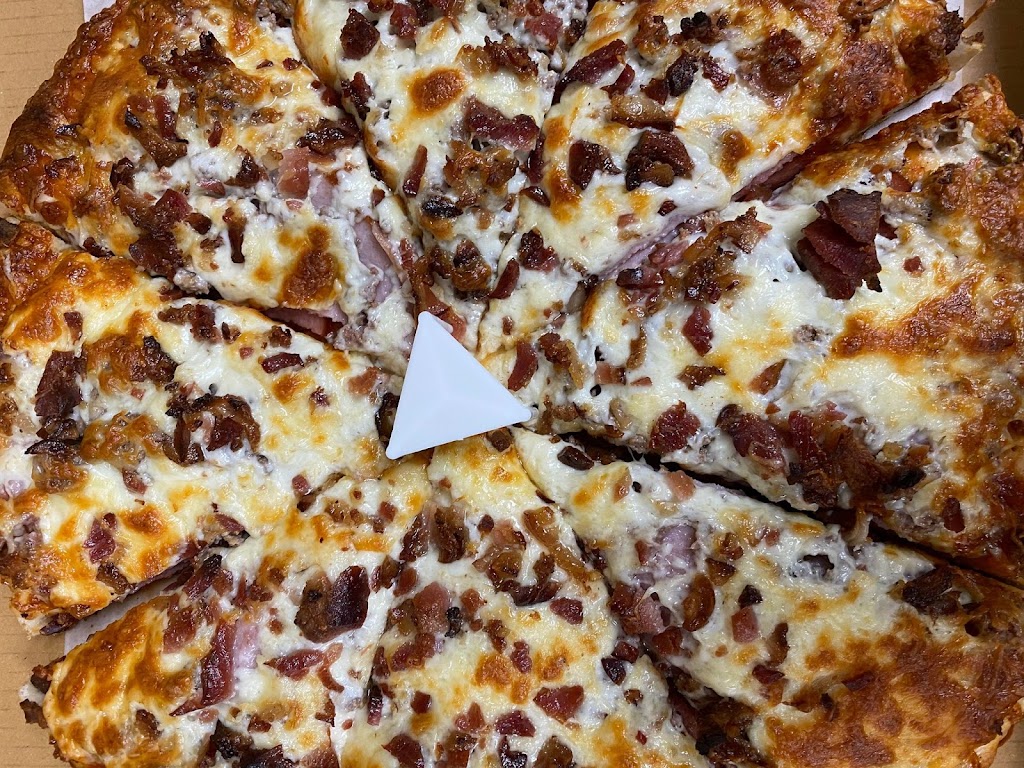 Roadrunner Pizza Donair | 12311 115 Ave NW, Edmonton, AB T5M 2Z8, Canada | Phone: (780) 488-7945