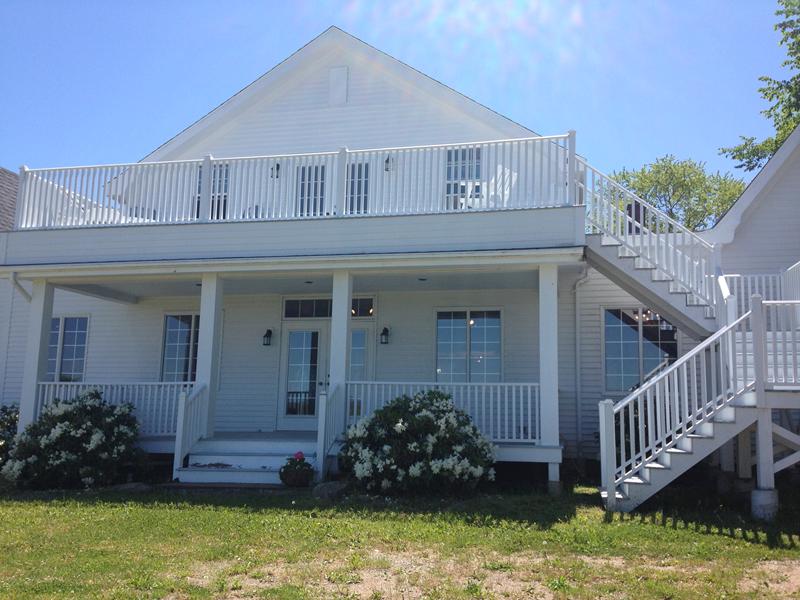 Retas Hideaway by the Harbour | 318 Main St, Wolfville, NS B4P 1C4, Canada | Phone: (902) 542-5607