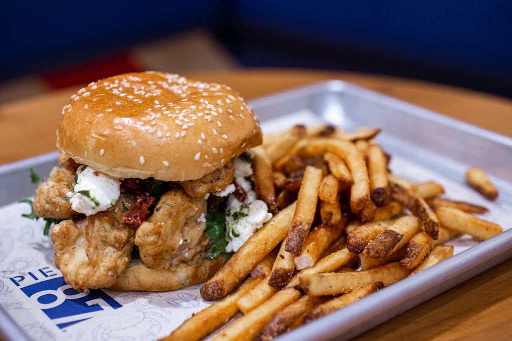 Pier 87 Seafood Grill UCM | 17600 Yonge St, Newmarket, ON L3Y 4Z1, Canada | Phone: (905) 856-3474
