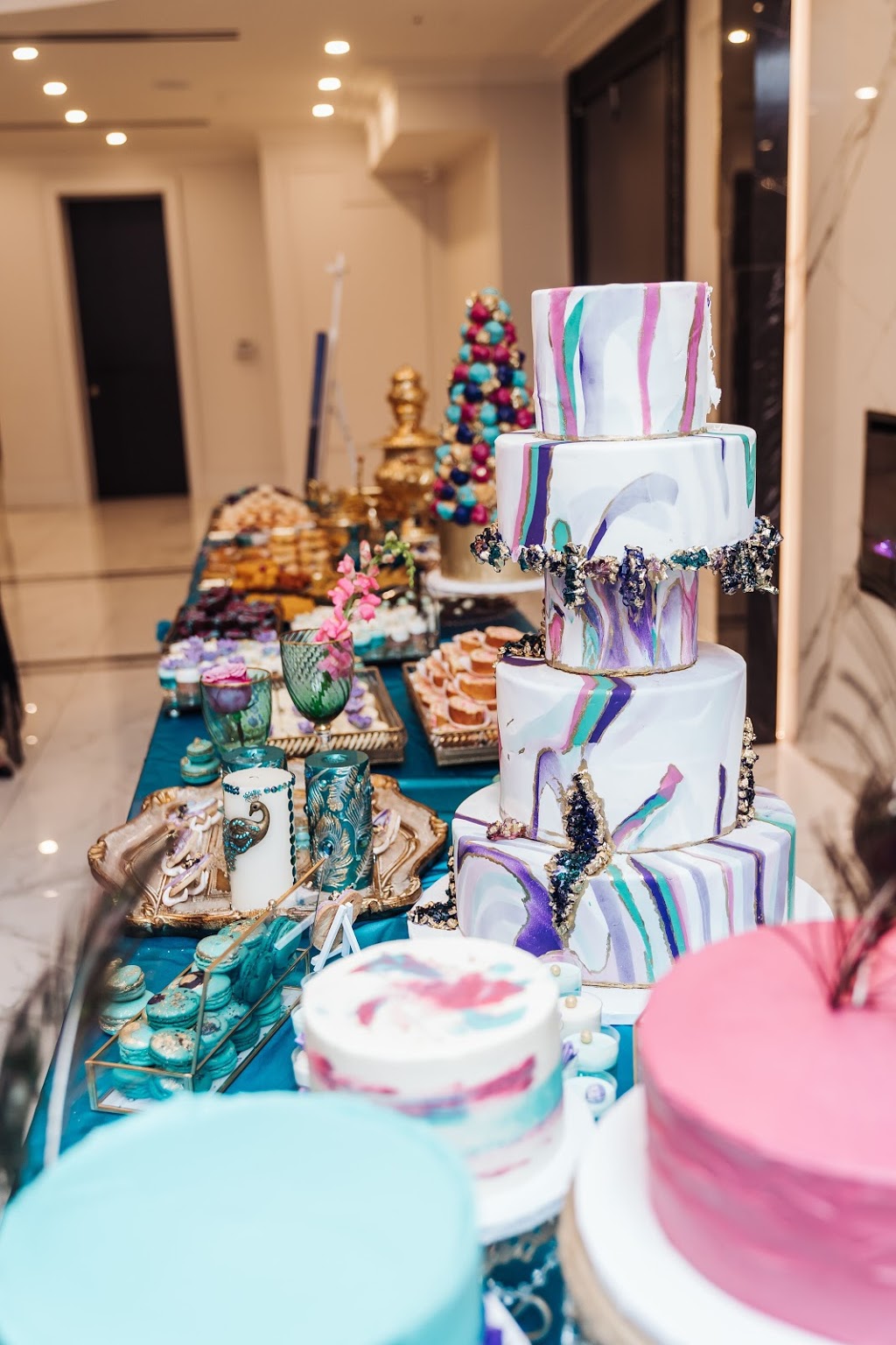 Lovely Cake & Pastry | 14834 Yonge St Unit 8, Aurora, ON L4G 7Y4, Canada | Phone: (905) 726-2226