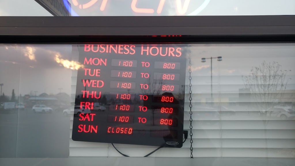 Pho Any Huyén II Noodle House | 312 Fifth Ave, Cochrane, AB T4C 2A7, Canada | Phone: (403) 932-8872