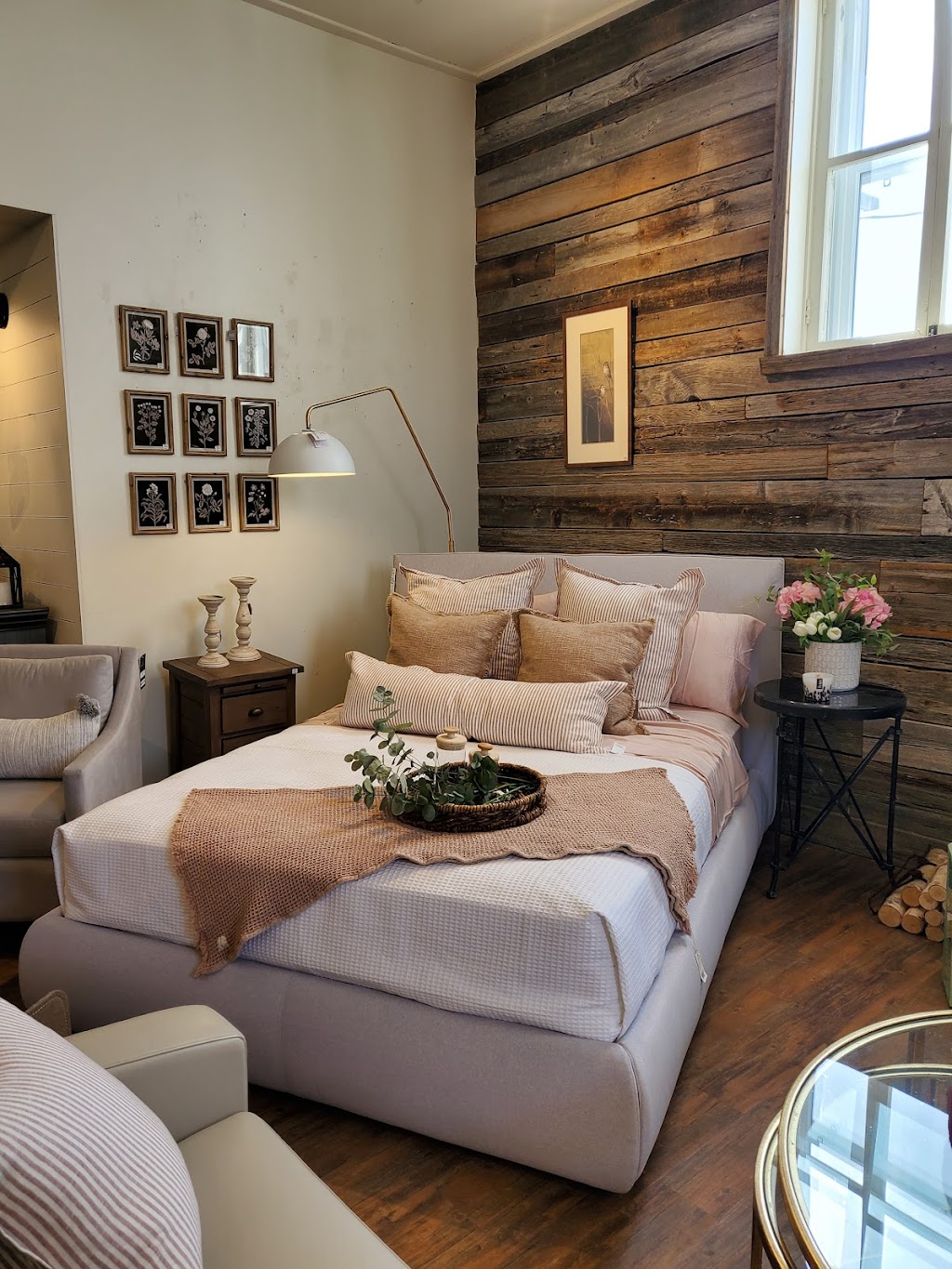 Boutique Art De Vivre / Design dintérieur | 400 Rue Principale O, Magog, QC J1X 2A9, Canada | Phone: (819) 843-9365