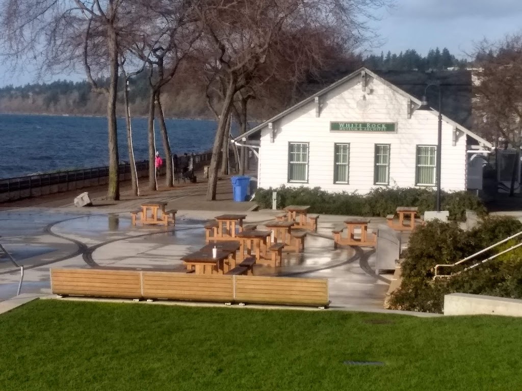 Memorial Park Comfort Station • Public Washrooms • Shower | 15322 White Rock Promenade, White Rock, BC V4B 1E2, Canada | Phone: (604) 541-2100