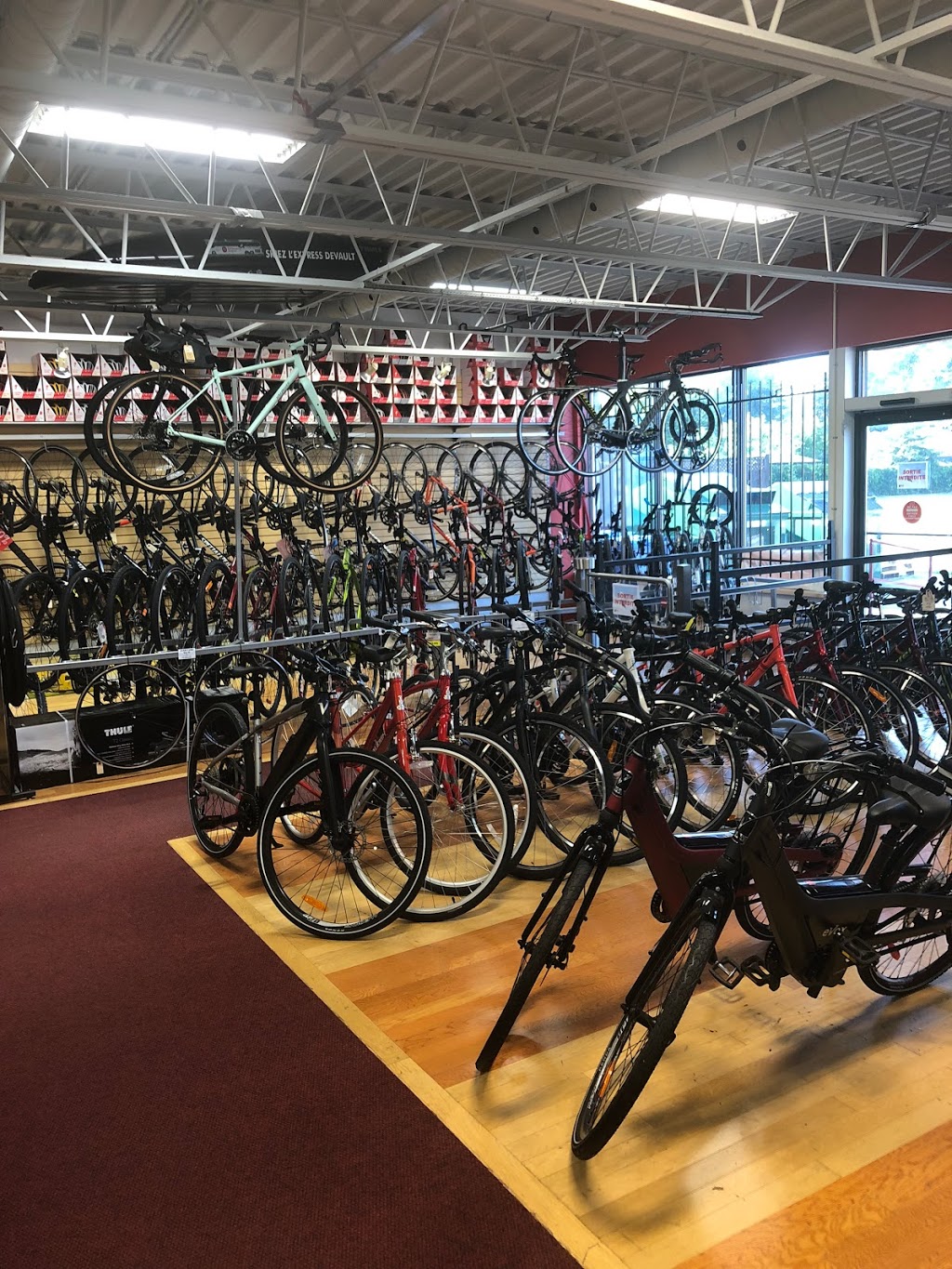 Devault La Source Du Sport | 613 Rue Notre-Dame, Repentigny, QC J6A 2V3, Canada | Phone: (450) 581-5844