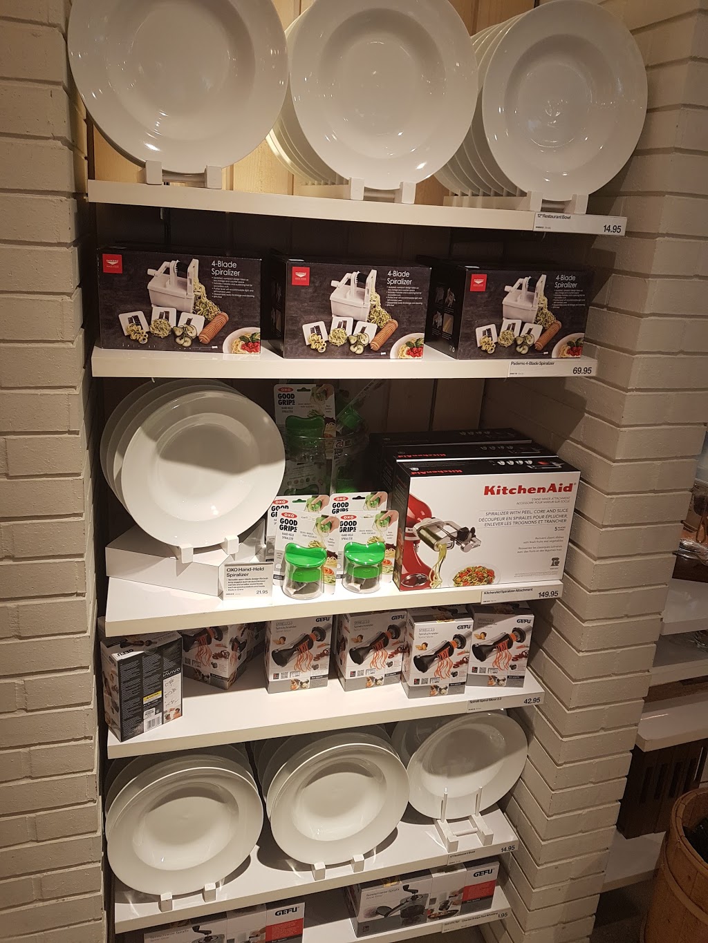 Crate and Barrel | 3401 Dufferin St, North York, ON M6A 2T9, Canada | Phone: (416) 657-4100