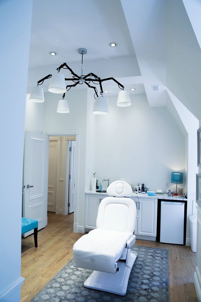 Spa Vitis Médica | 1500 Montée Champagne, Laval, QC H7X 4H9, Canada | Phone: (514) 282-2121