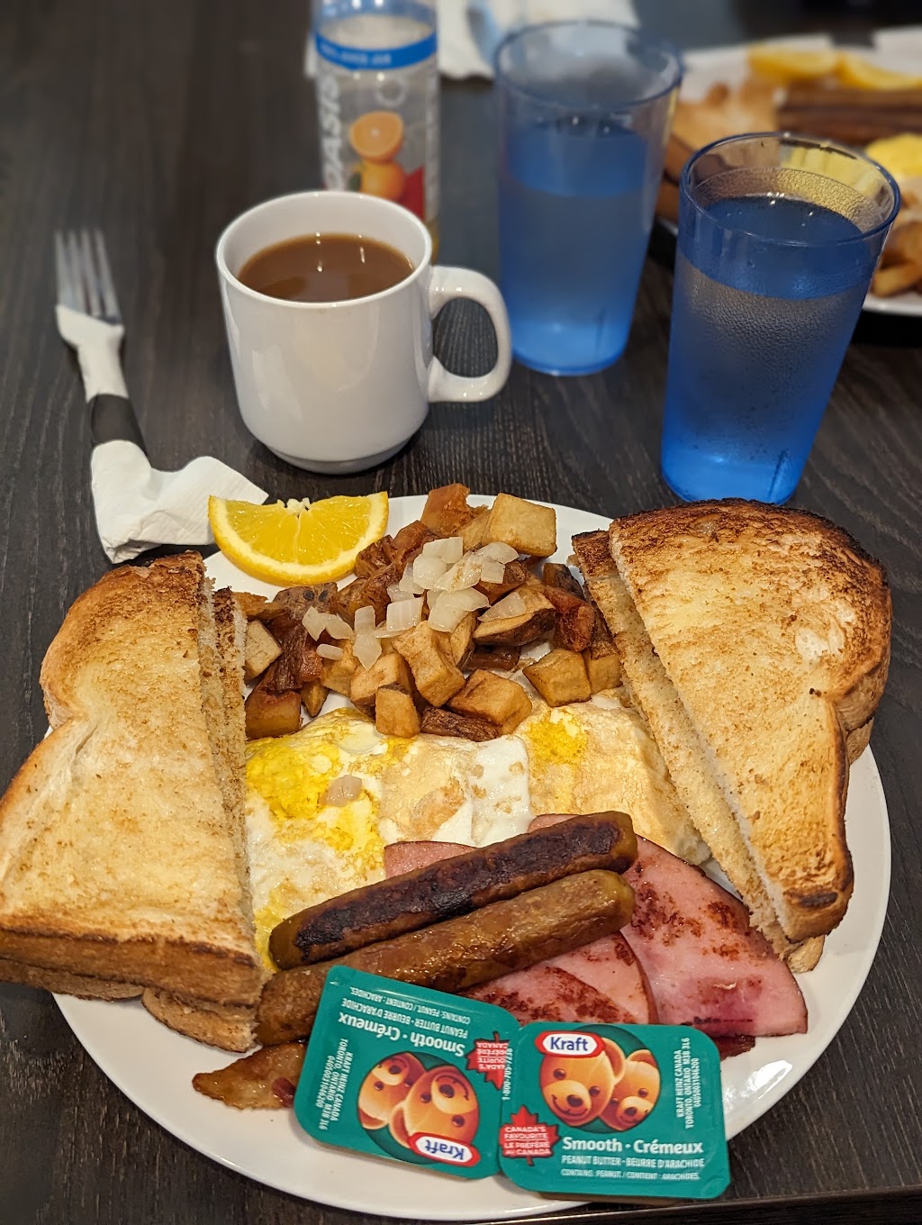 Summerside Waterfront Cafe | 98 Water St, Summerside, PE C1N 4N6, Canada | Phone: (902) 724-3146