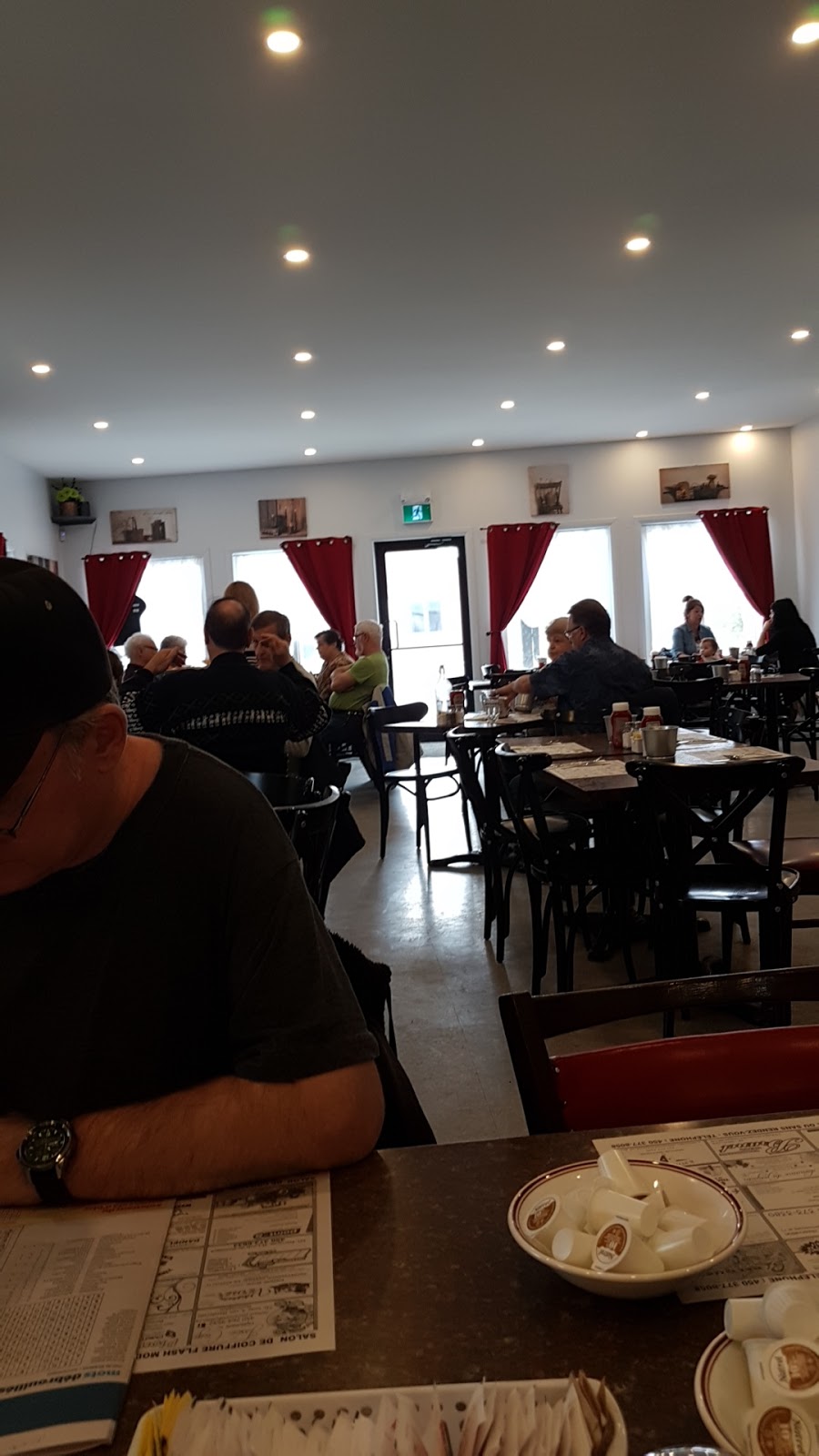 Restaurant Manisa | 127 Rue Principale, Saint-Louis-de-Gonzague, QC J0S 1T0, Canada | Phone: (450) 373-3380