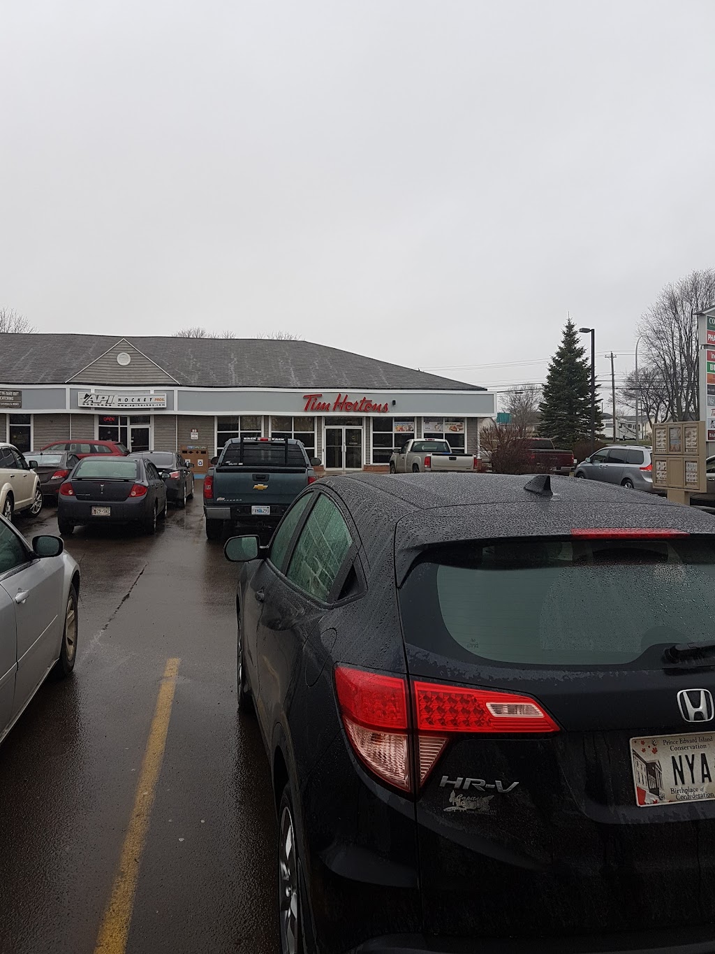 Tim Hortons | 25 Meadowbank Rd, Cornwall, PE C0A 1H0, Canada | Phone: (902) 626-3112