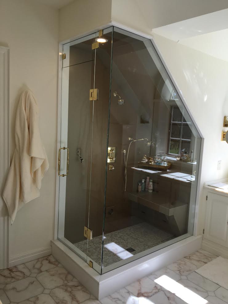 Raymond Quality Glass & Mirror | 13085 Lundys Ln, Niagara Falls, ON L2E 6S4, Canada | Phone: (905) 650-2228