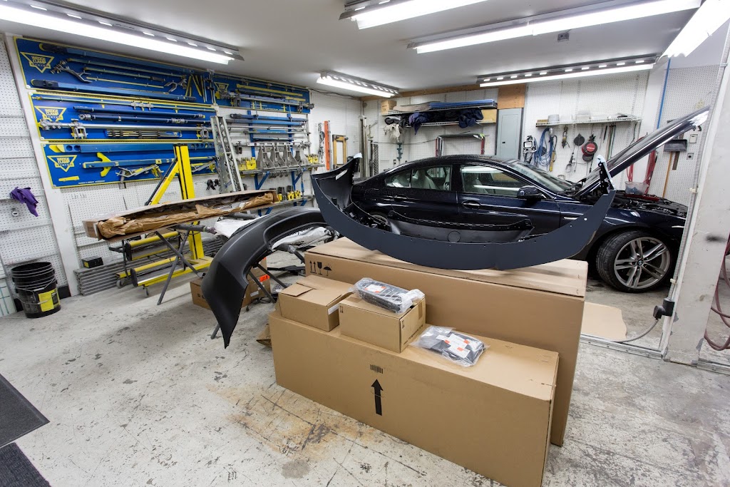 Ritchie Collision Ltd | 130 Pemberton Ave, North Vancouver, BC V7P 2R5, Canada | Phone: (604) 987-7111
