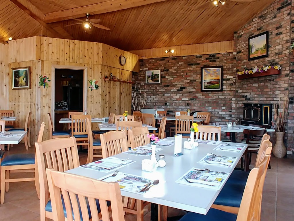 Hébergement chez le diable | 5888 Rue Principale, Saint-Zénon, QC J0K 3N0, Canada | Phone: (450) 421-6172