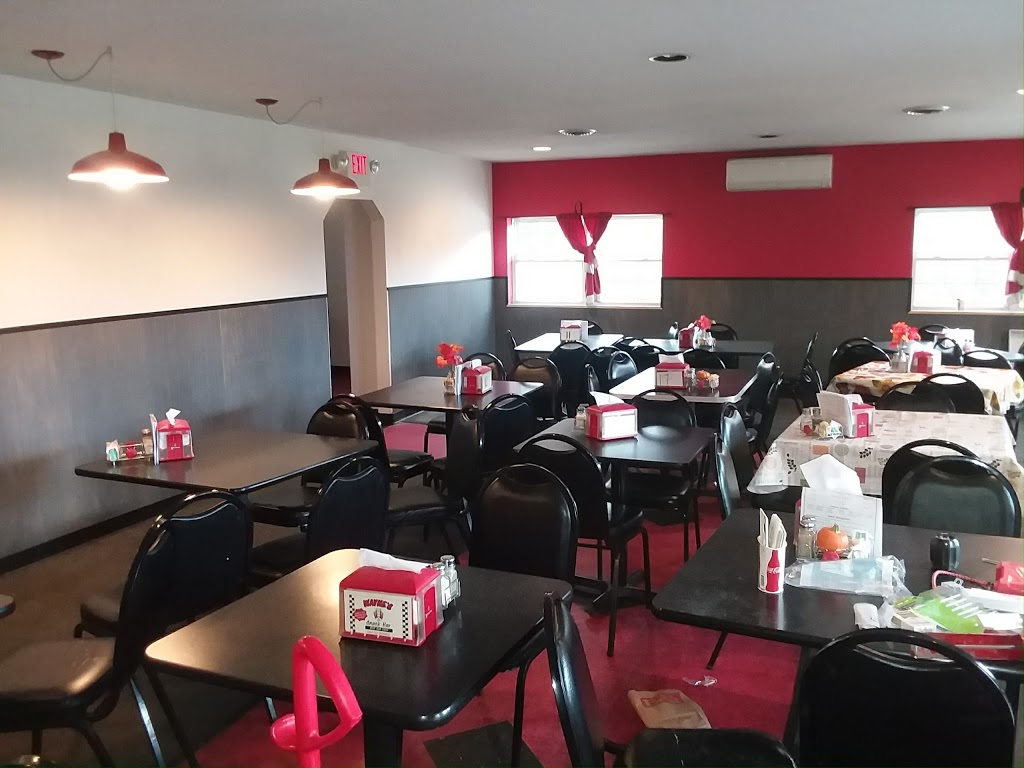 Waynes Snack Bar & Pizza | 1688 VT-105, Newport, VT 05855, USA | Phone: (802) 334-0100
